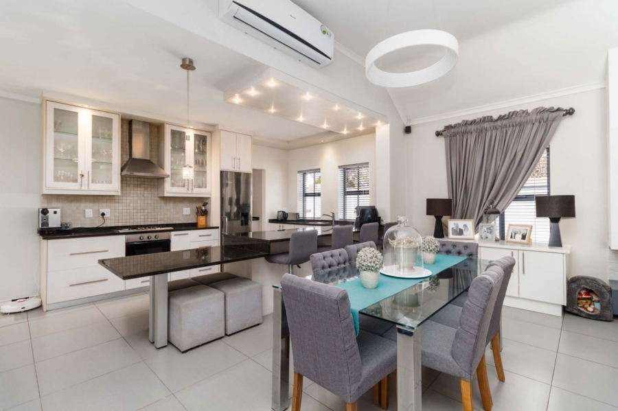 4 Bedroom Property for Sale in Bergsig Western Cape
